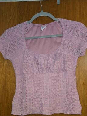 No Boundaries Dusty Pink Lace Short Sleeve Scoop Neck Top- Size Medium